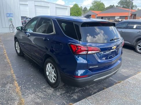 Used 2022 Chevrolet Equinox LT image 2