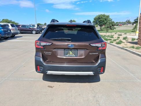 Used 2020 Subaru Outback Limited AWD/4WD image 4