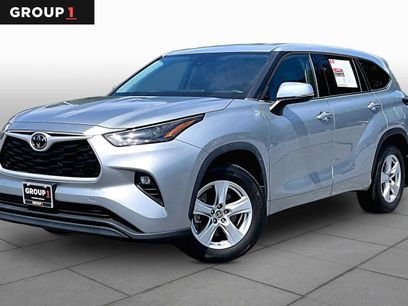 Used 2022 Toyota Highlander LE