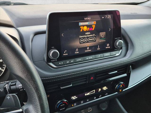 Used 2022 Nissan Rogue SV FWD image 12