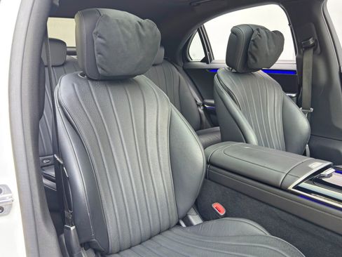 Used 2022 Mercedes-Benz S 500 4MATIC w/ AMG Line Package image 40