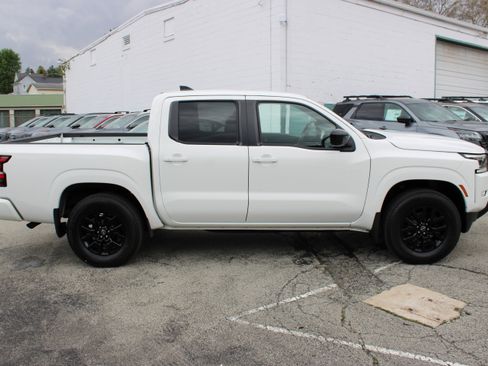 Certified 2023 Nissan Frontier SV w/ Midnight Edition Package AWD/4WD image 7