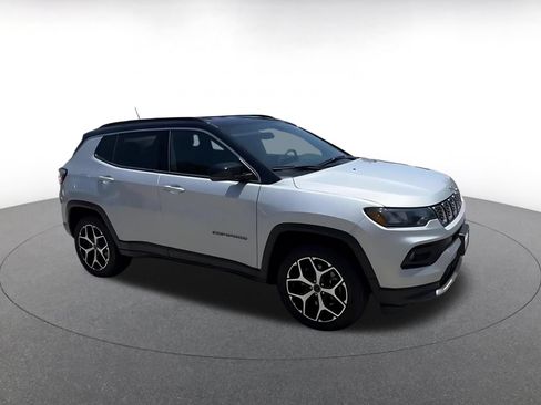 Used 2025 Jeep Compass Limited AWD/4WD image 2