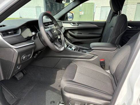 New 2026 Jeep Grand Cherokee L Laredo AWD/4WD image 7