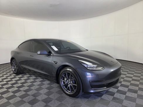 Used 2018 Tesla Model 3 Long Range image 34