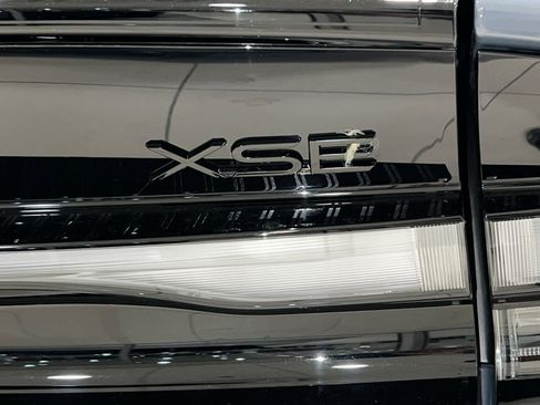 New 2026 Toyota Prius Plug-In Hybrid image 9