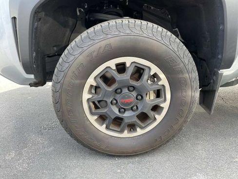 Used 2024 Toyota Tacoma TRD Off-Road image 8
