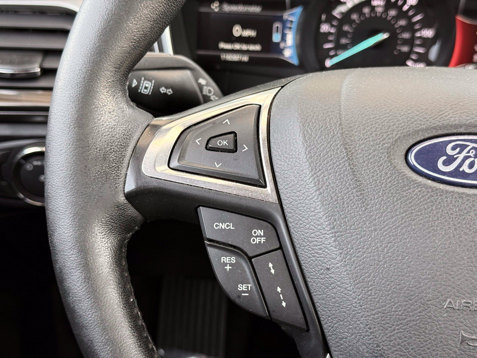 Used 2018 Ford Fusion SE w/ Equipment Group 602A FWD image 27