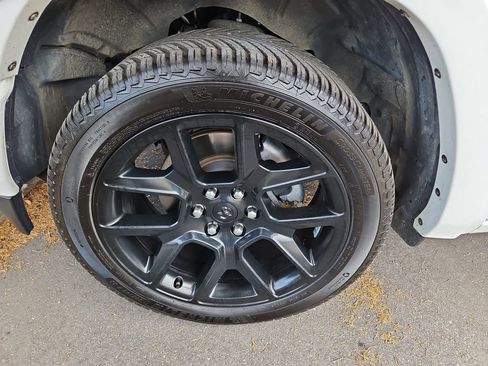 Used 2022 RAM 1500 Laramie AWD/4WD image 36