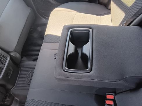Used 2023 Toyota RAV4 LE AWD/4WD image 15