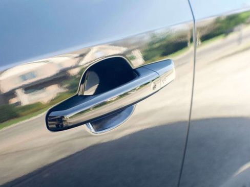 Used 2018 Jaguar E-PACE R-Dynamic S image 19