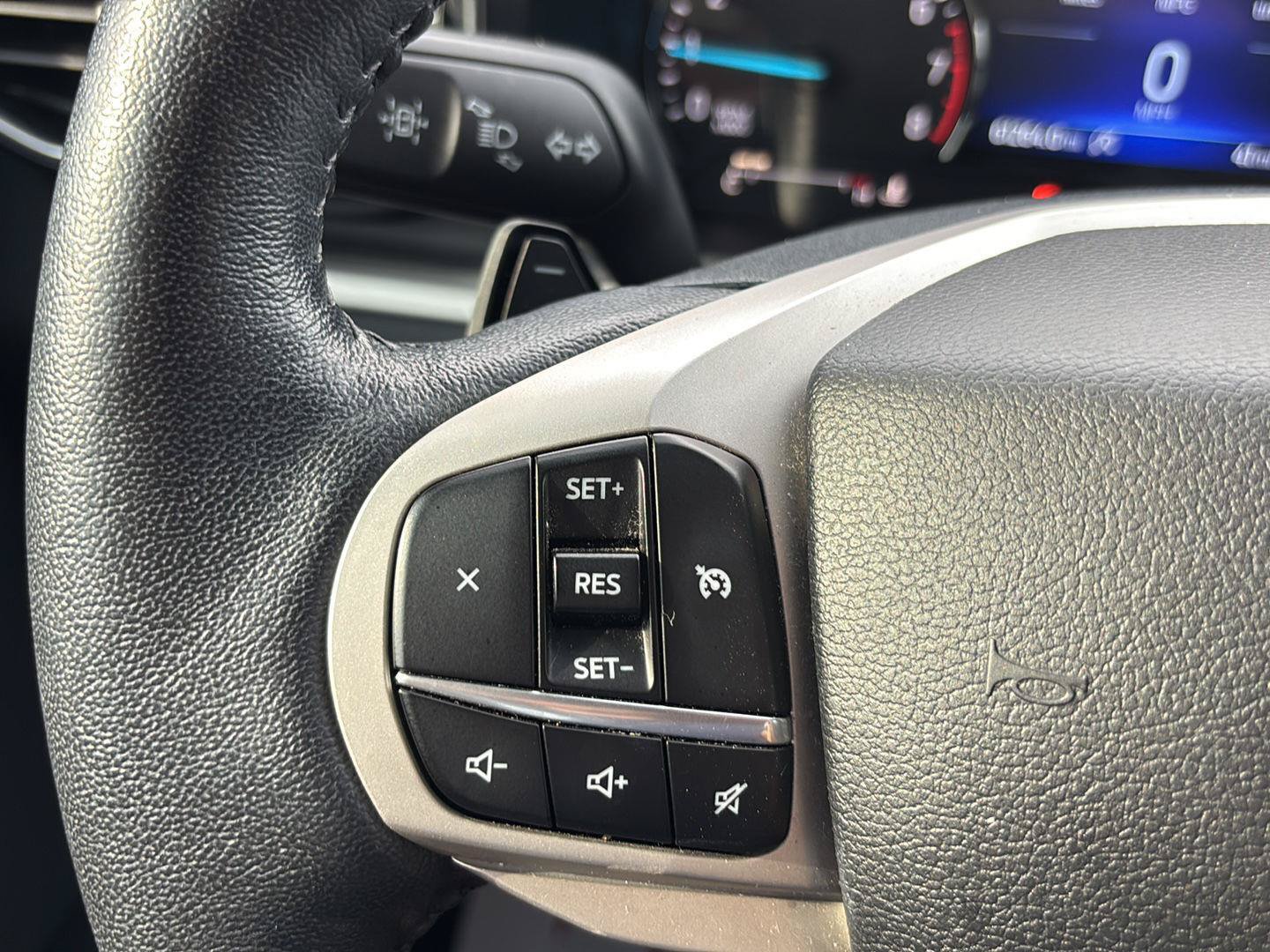 Used 2021 Ford Explorer XLT w/ Equipment Group 202A AWD/4WD image 46