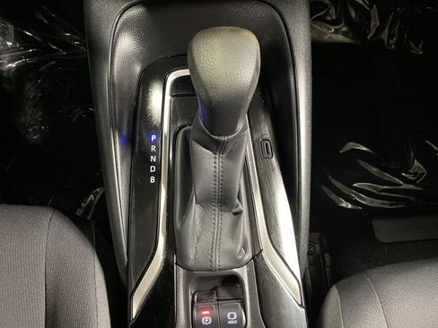 Used 2020 Toyota Corolla LE image 19