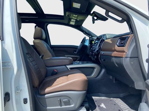 Used 2024 Nissan Titan Platinum Reserve w/ Moonroof Package AWD/4WD image 14