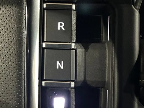 Used 2023 Chevrolet Suburban Premier AWD/4WD image 76