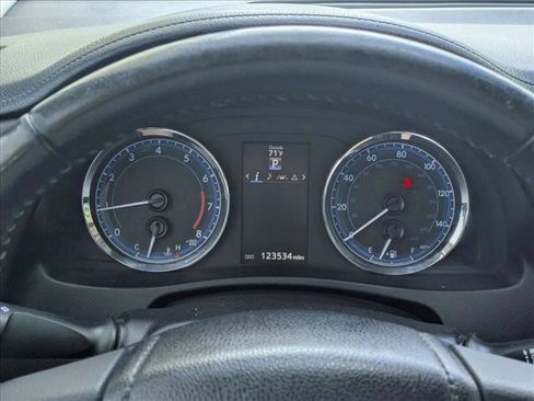 Used 2018 Toyota Corolla XLE FWD image 14