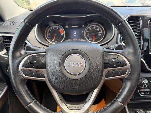 Used 2019 Jeep Cherokee Limited AWD/4WD image 17