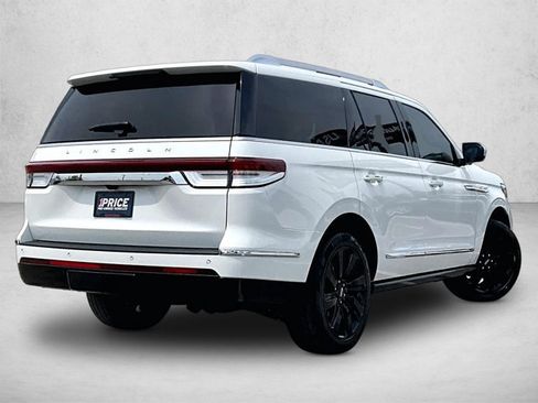 Used 2022 Lincoln Navigator Reserve RWD image 2