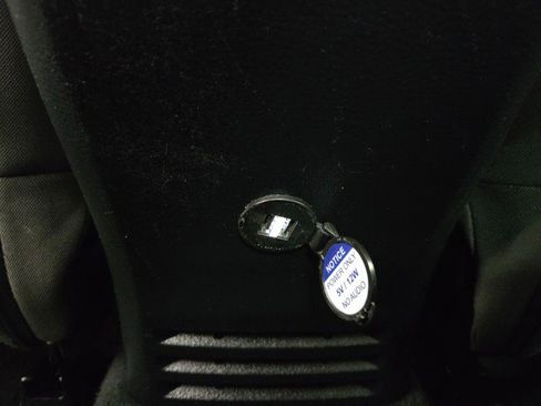 Used 2016 Toyota Tacoma TRD Sport image 79