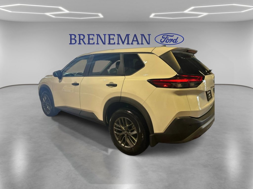 Used 2023 Nissan Rogue S AWD/4WD image 8