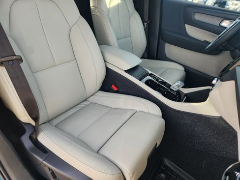 Certified 2023 Volvo XC40 B5 Plus w/ Driver Assist Package image 18