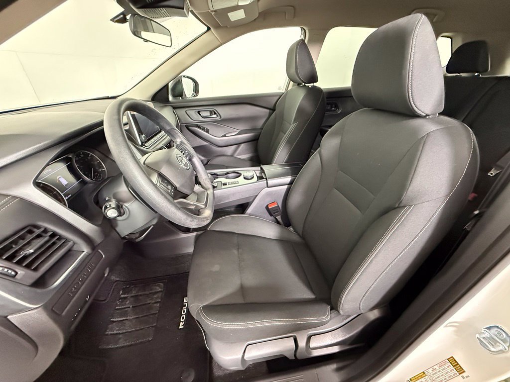 Used 2025 Nissan Rogue S AWD/4WD image 4