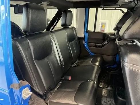 Used 2015 Jeep Wrangler Unlimited Sahara AWD/4WD image 21
