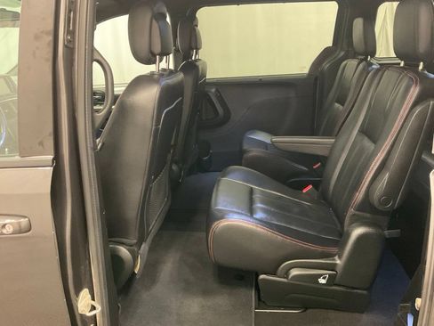 Used 2018 Dodge Grand Caravan GT FWD image 21