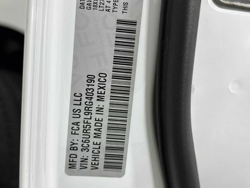 Used 2024 RAM 2500 Laramie w/ Safety Group image 28