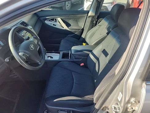 Used 2010 Toyota Camry SE image 10