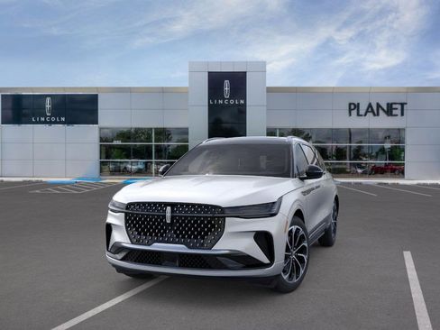 New 2026 Lincoln Nautilus Reserve image 2