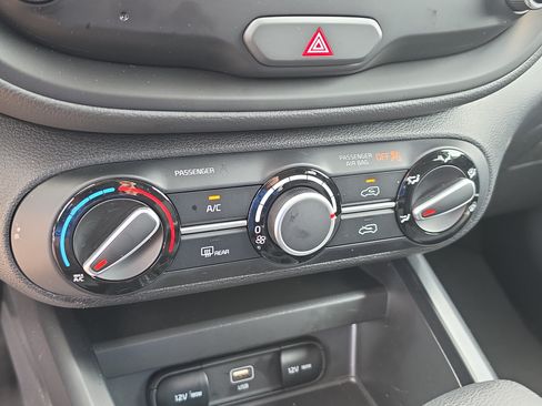 Certified 2025 Kia Soul LX FWD image 24