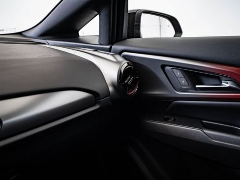 Used 2025 Chevrolet Equinox EV RS image 38