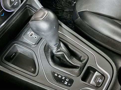 Used 2022 Jeep Cherokee Latitude Lux FWD image 24