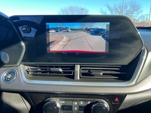 Used 2024 Chevrolet Trax ACTIV w/ Driver Confidence Package image 32