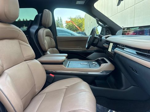 Used 2025 Lincoln Navigator Black Label AWD/4WD image 16