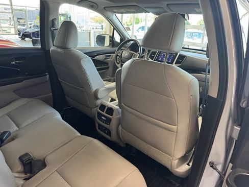 Used 2017 Honda Pilot Touring image 50