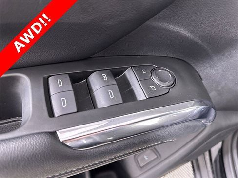Used 2024 Chevrolet Traverse LT image 24