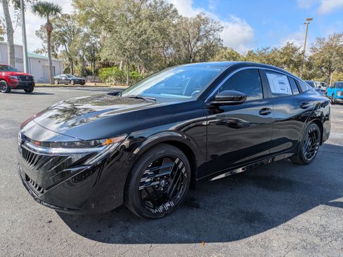 New 2026 Nissan Sentra SR w/ Floor Mat Package image 8