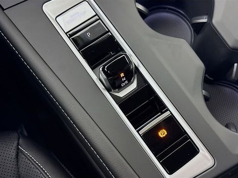 New 2026 Volkswagen Atlas SE image 18