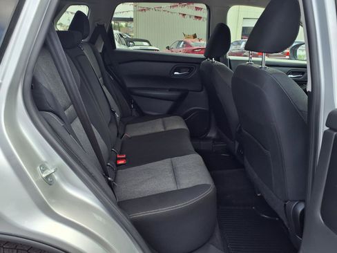 Used 2025 Nissan Rogue SV FWD image 13