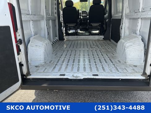 Used 2025 RAM ProMaster 2500 w/ Convenience Group FWD image 18
