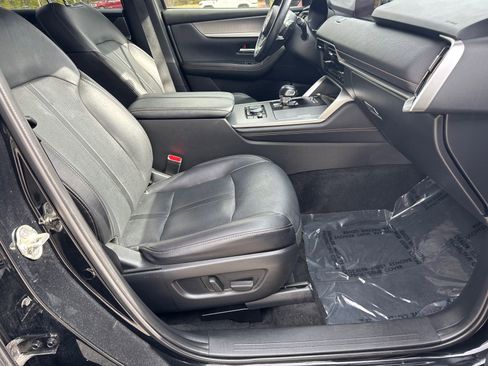 Used 2024 MAZDA CX-90 3.3 Turbo w/ Preferred Plus image 13