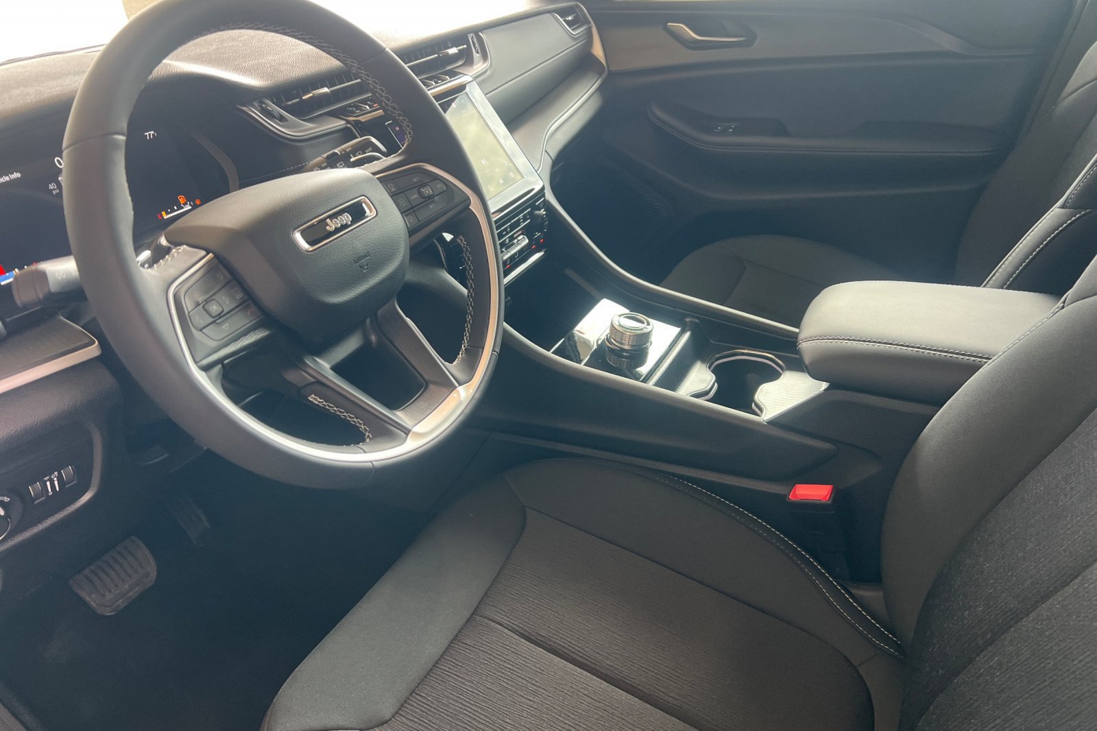 New 2026 Jeep Grand Cherokee Laredo X AWD/4WD image 11