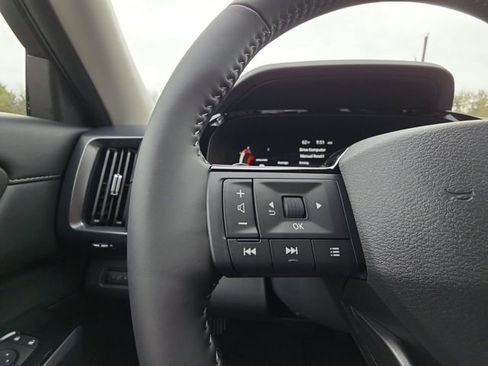 New 2026 Nissan Pathfinder SL image 11