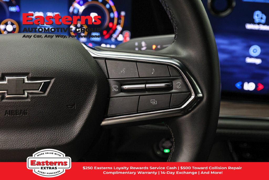 Used 2025 Chevrolet Suburban Z71 AWD/4WD image 17