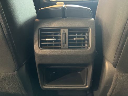 Used 2021 Nissan Rogue S AWD/4WD image 22