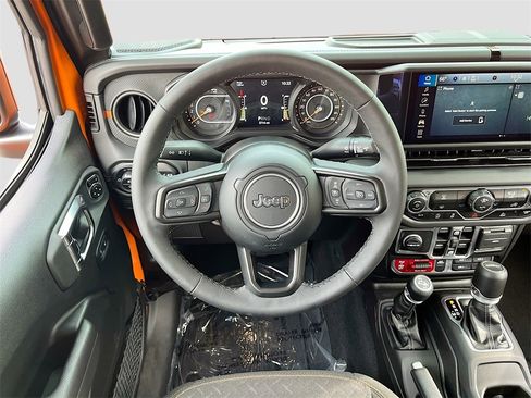 Certified 2025 Jeep Gladiator Mojave image 20