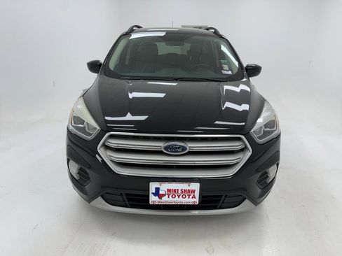 Used 2018 Ford Escape SEL image 3