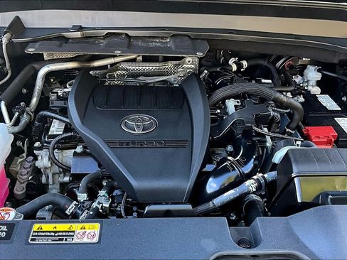 Used 2024 Toyota Grand Highlander AWD image 36